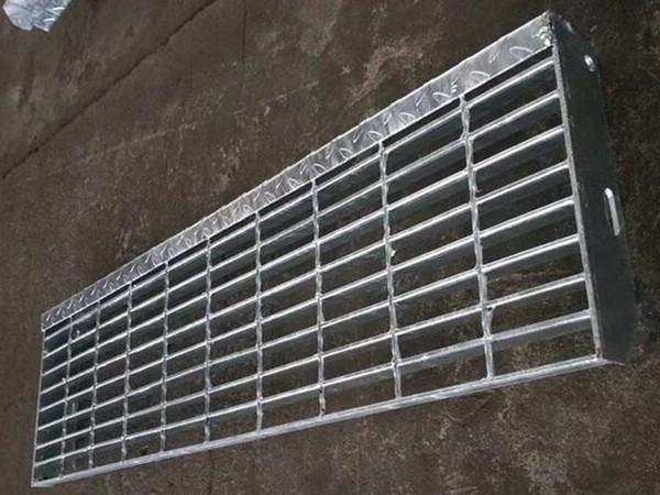 T4型G353/30/100電廠踏步板